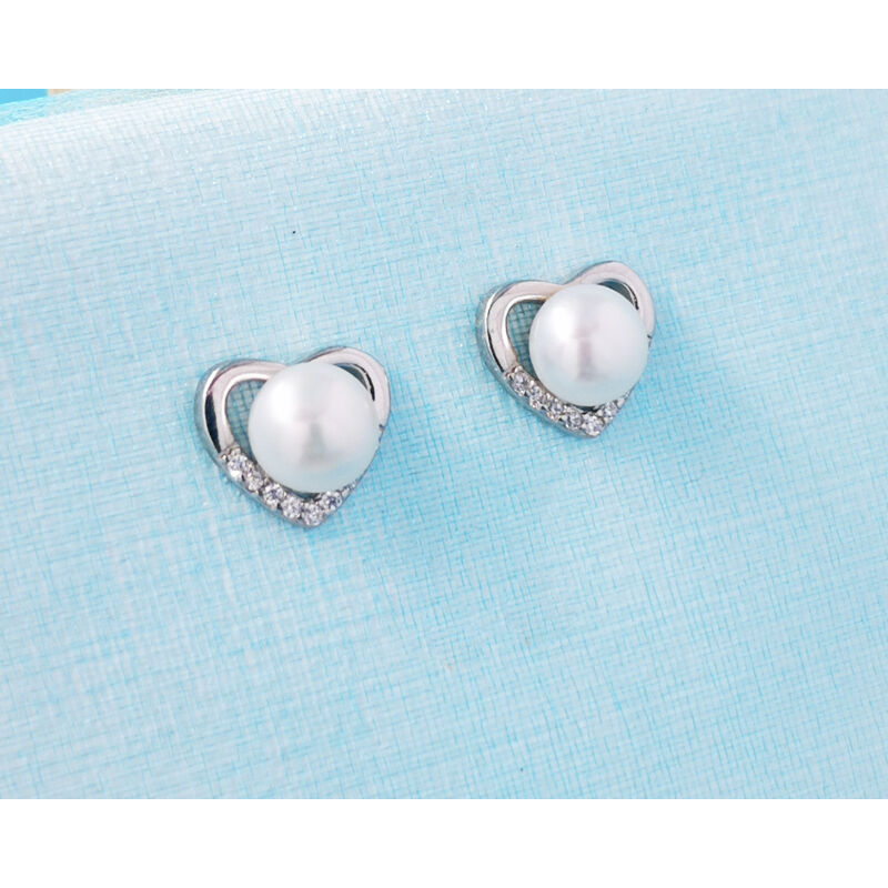 Tenyésztett gyöngyös szív alakú ezüst fülbevaló